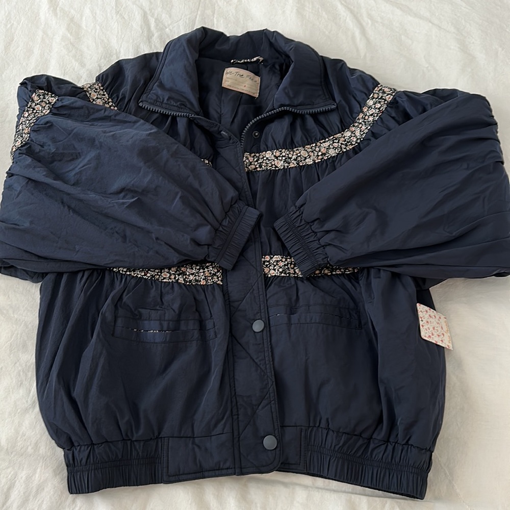We the free large on my mind bomber jacket - Picture 5 of 8